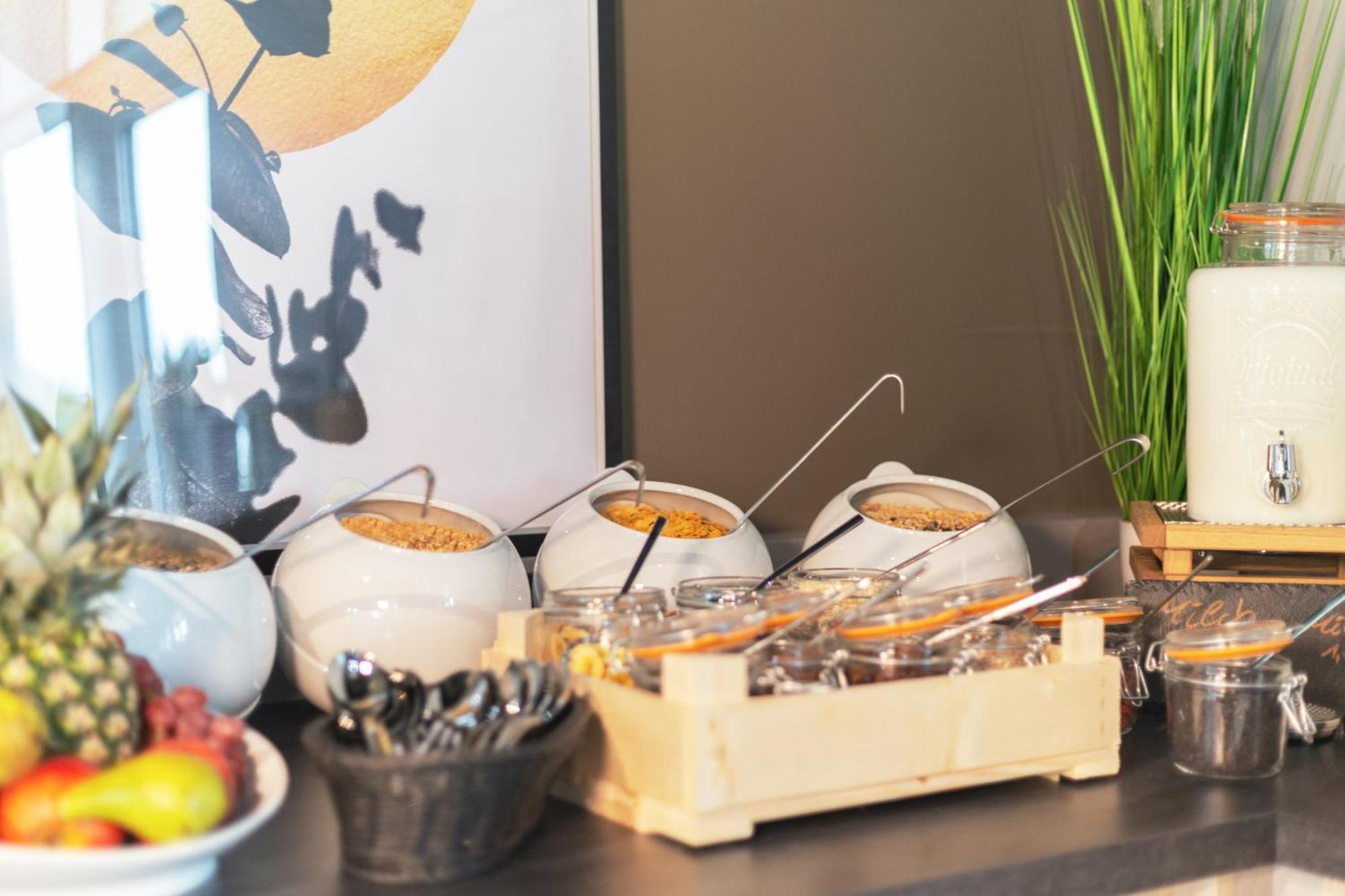 Candlewood Suites Augsburg แกร์สโทเฟิน ภายนอก รูปภาพ